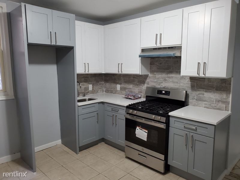 Primary Photo - 3 br, 1 bath Townhome - 355 S 11th St