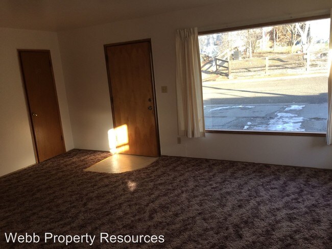 Building Photo - 1206 NW Despain Pl