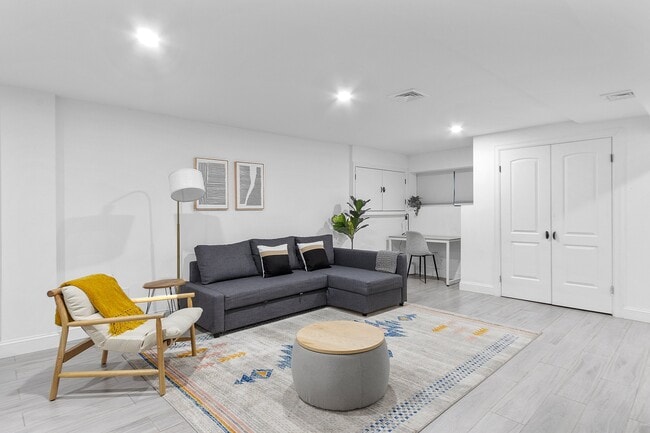 Foto del edificio - 432 Atkins Ave