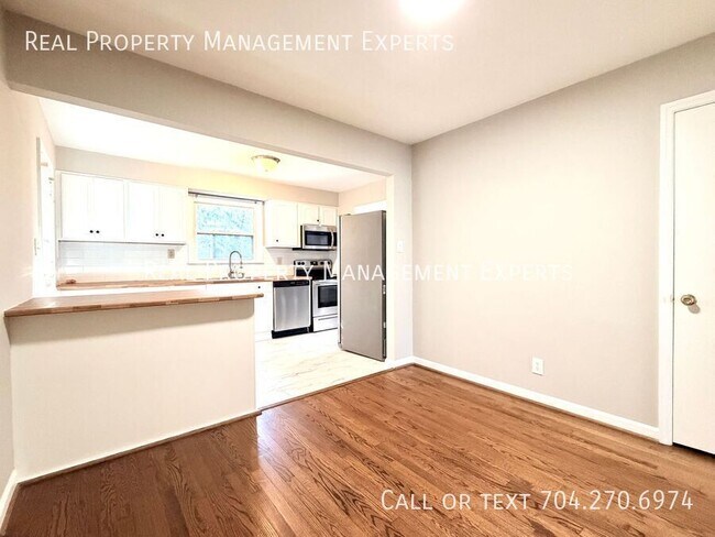 Building Photo - 1843 Camp Greene St