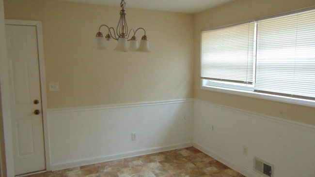 Foto del edificio - 4427 Tell Rd SW