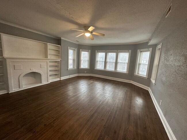 Foto del edificio - 8120 S Maryland Ave