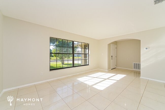 Building Photo - 2315 Bay Leaf Dr