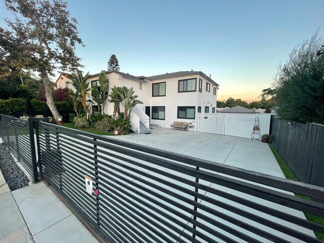Foto del edificio - 3204 Castle Heights Ave
