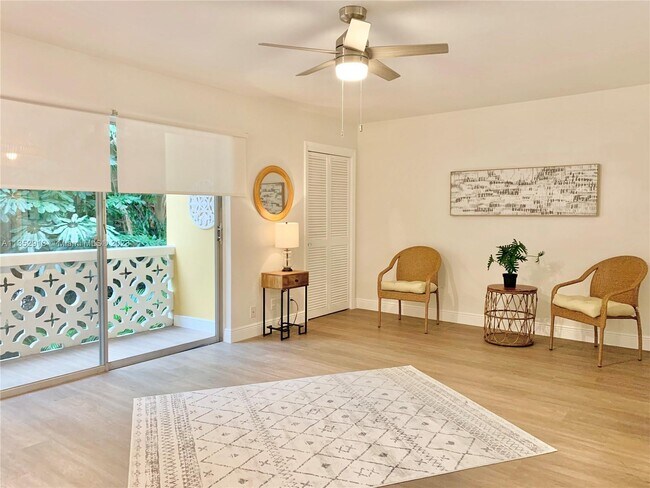 Building Photo - 815 Middle River Dr