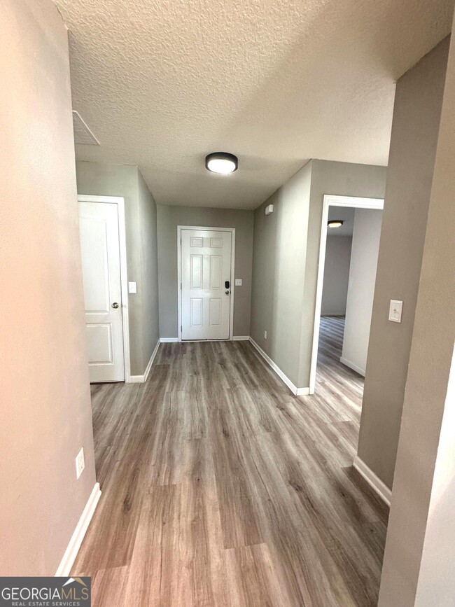 Foto del edificio - 217 Brooklet Cir