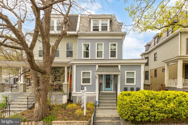 Building Photo - 909 Webster St NW