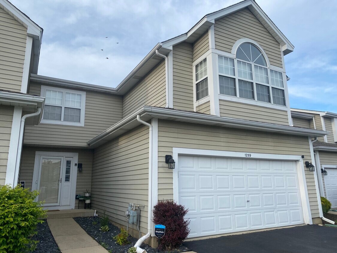 1259 Dunamon Dr, Bartlett, IL 60103 Townhome Rentals in Bartlett IL