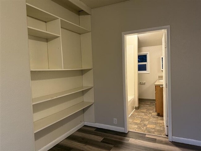 Building Photo - 3 Bedroom, 1 Bathroom House in Lynden