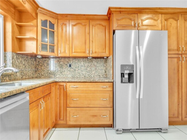 Foto del edificio - 5661 SW 5th Terrace