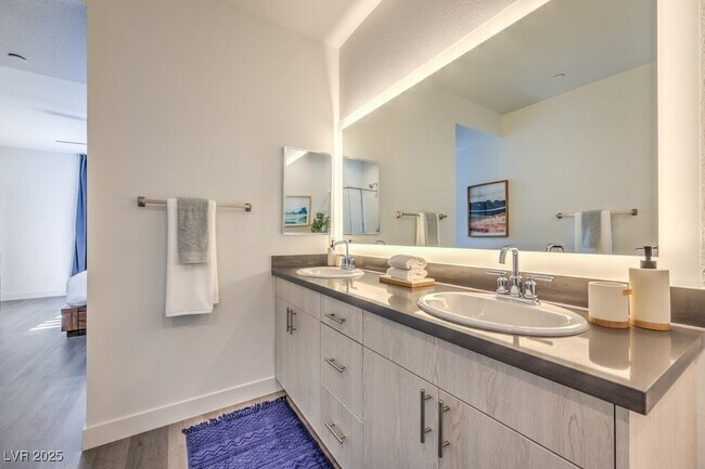 Foto del edificio - 9420 Titania Dawn St