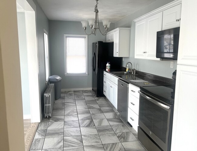 Building Photo - 147 Lake Ave