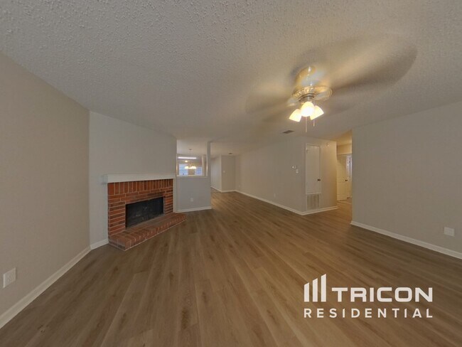 Foto del edificio - 8403 Bacury Rd