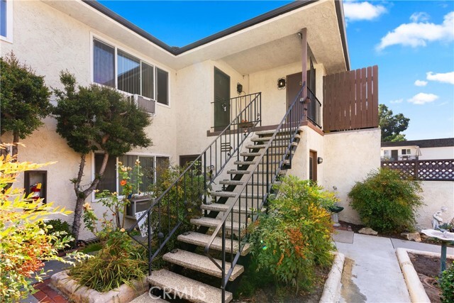 Building Photo - 2302 Franzen D