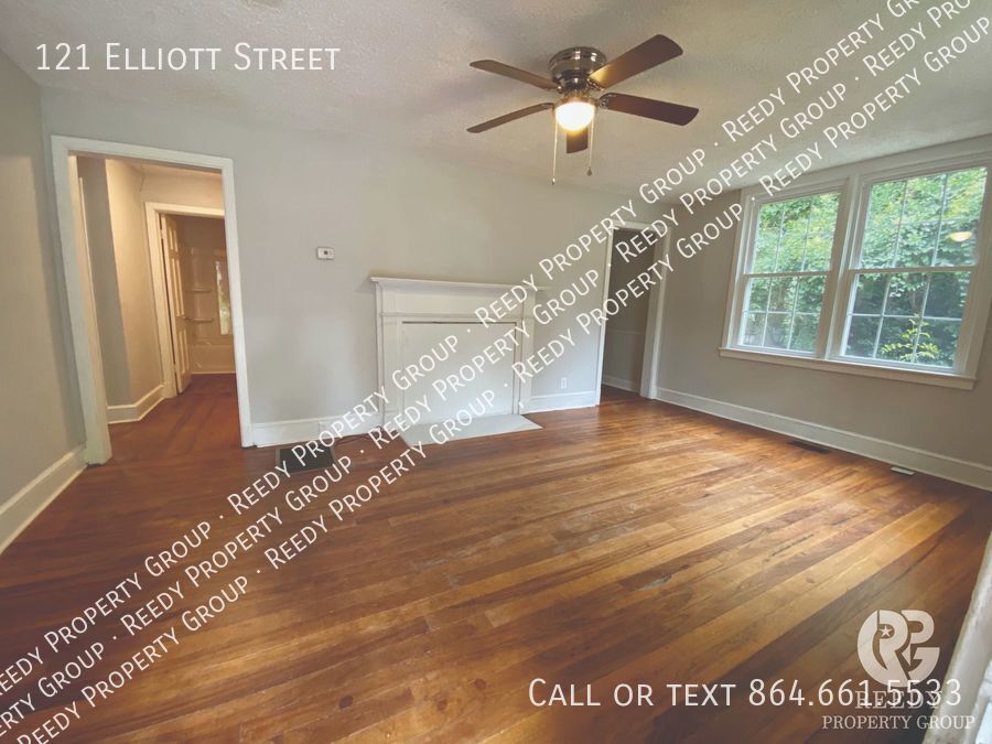 Primary Photo - Centrally Located 3 bed / 1.5 bath between...