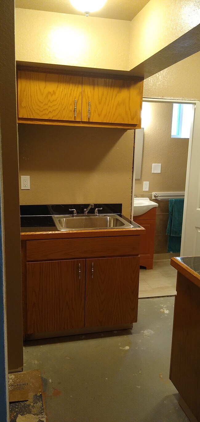 COCINA, antes del suelo - 1931 K Ave