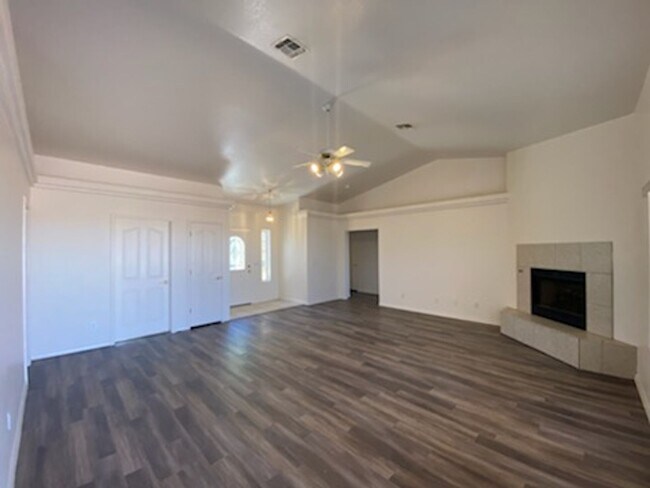 Building Photo - 3667 Heather Ave