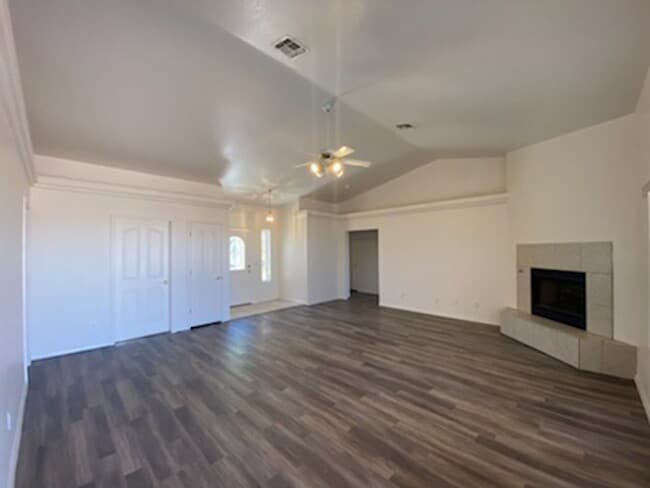 Foto del edificio - 3667 Heather Ave