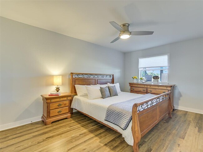 Foto del edificio - 1704 Blue Cat Ln