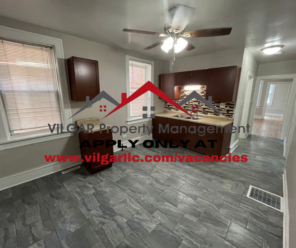 Foto principal - 3705 Adams St