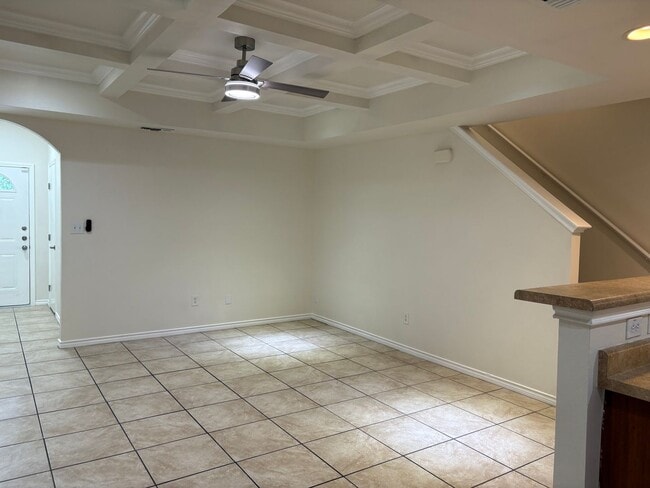 Building Photo - Newly Renovated Town-home- Northwest San A...