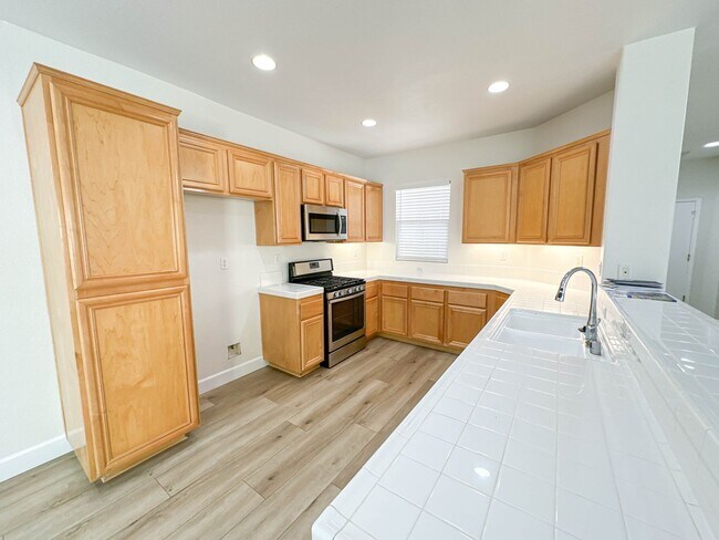 Foto del edificio - COMING SOON!  Sienna Ridge 3 Bedroom Home for Rent in Canyon Country!