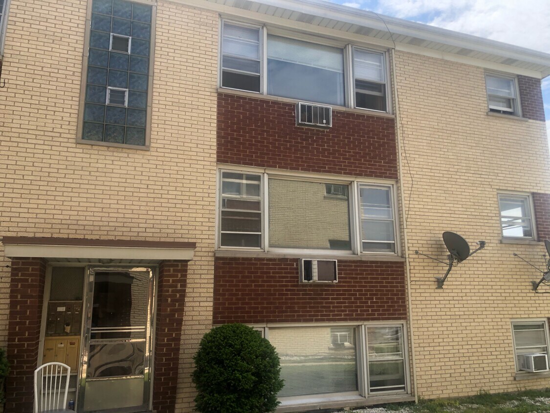 Primary Photo - 8140 Smith Ln