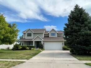Building Photo - 15104 Hawthorn Dr