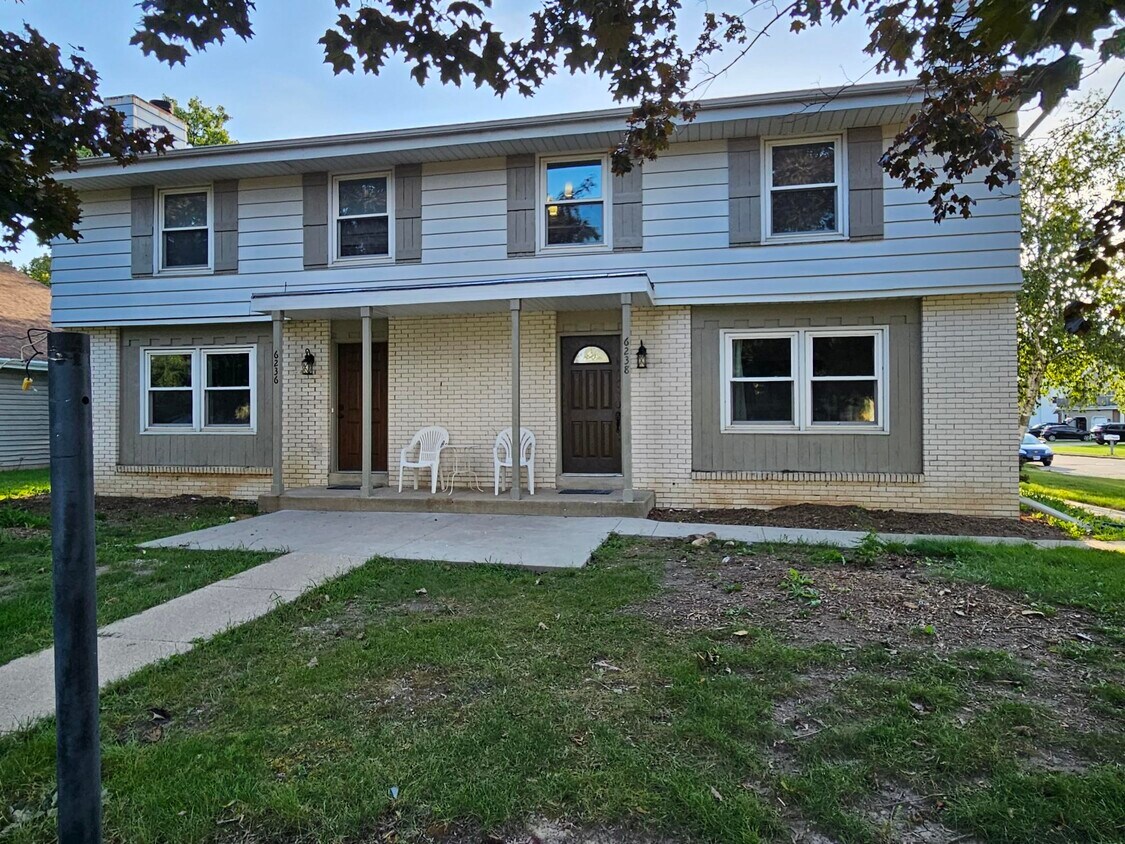 6238 S 35th St, Greenfield, WI 53221 Townhome Rentals in Greenfield