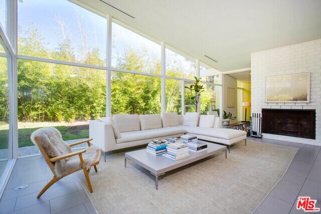 Foto del edificio - 7561 Lolina Ln