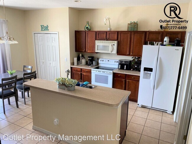 Building Photo - 3 br, 2.5 bath House - 6106 Chapledale Drive