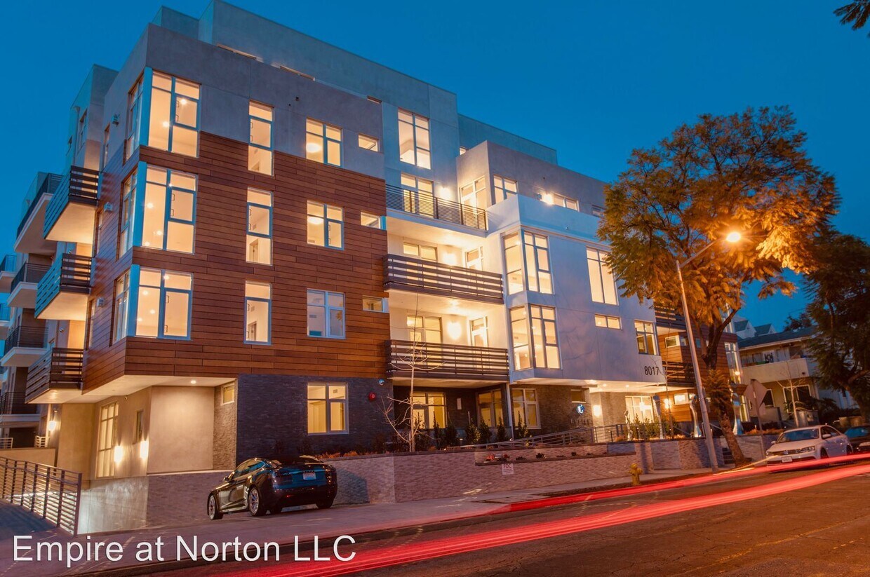 Primary Photo - 8017 Norton Ave