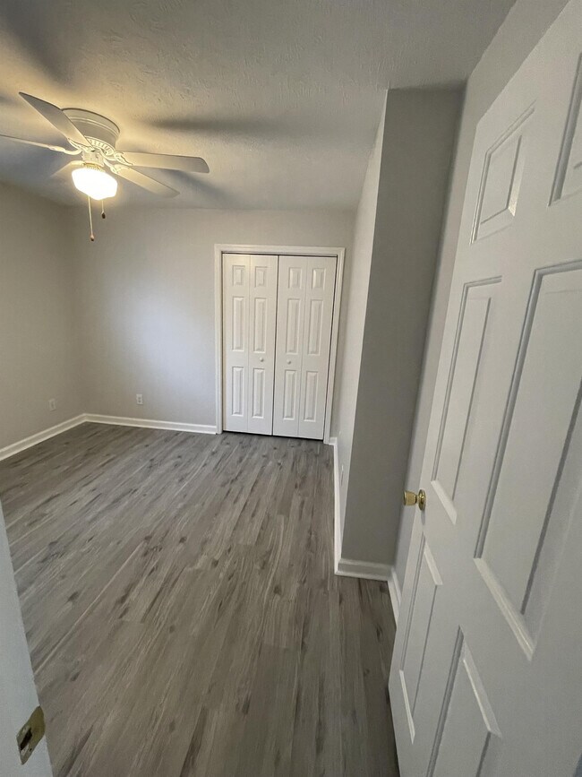 Building Photo - 8032 Long Needle Ct