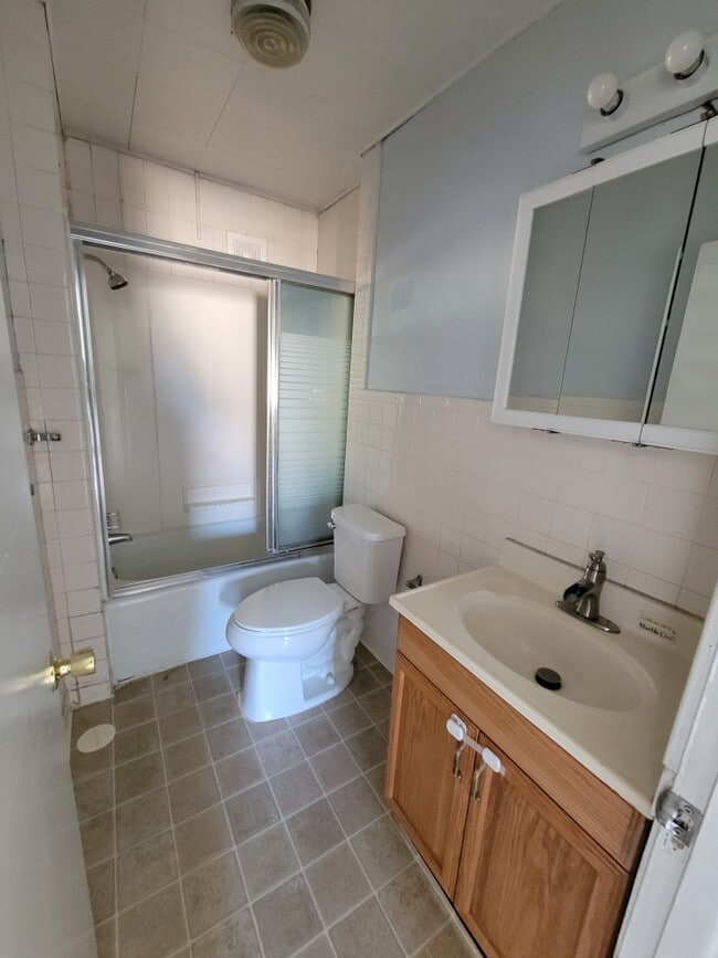 Building Photo - 1205 Priestley Ave