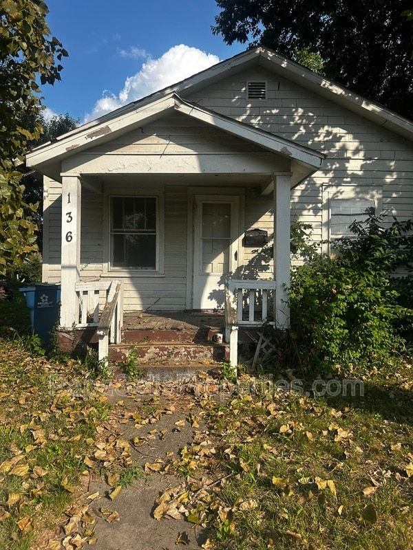 Building Photo - 136 Illinois St