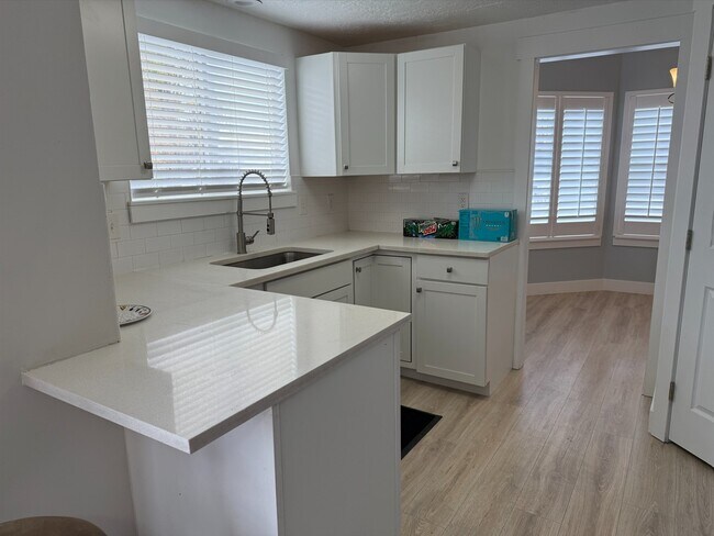 Foto del edificio - 543 Creekside Ln