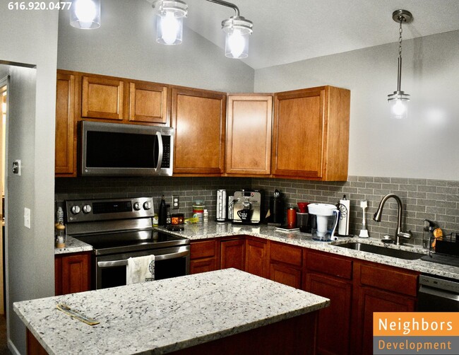 Foto del edificio - 1026 Coldbrook St NE