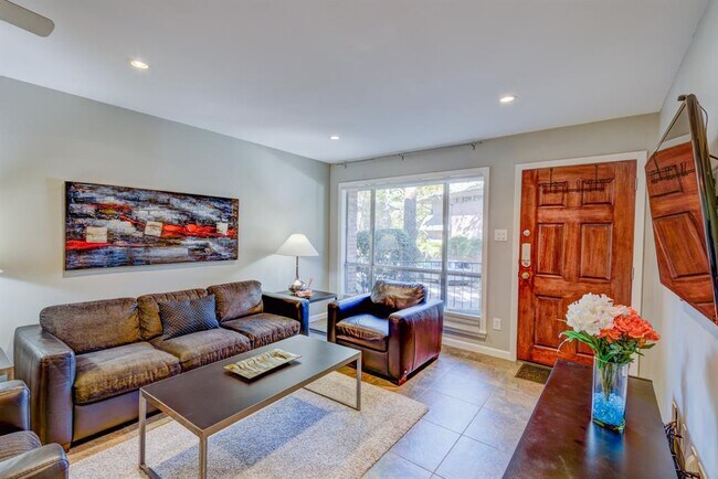 Building Photo - 6480 Bayou Glen Rd