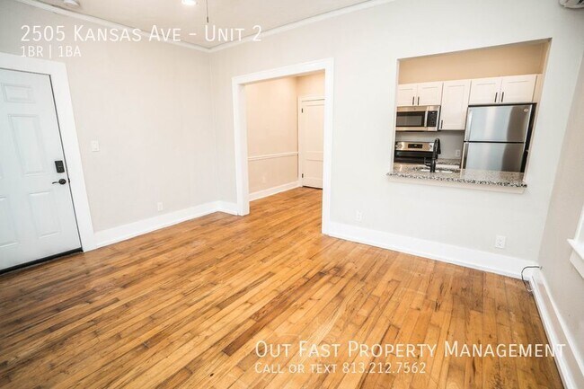 Building Photo - 2 weeks free! Beautifully Renovated 1BR/1B...