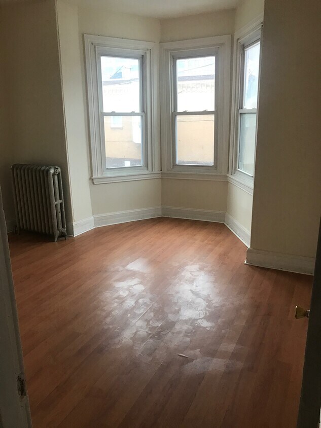 1327 W Seltzer St, Philadelphia, PA 19132 Townhouse for Rent in