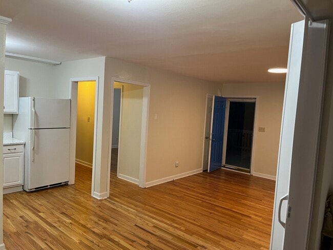 Foto del edificio - 4217 Colebrook Rd