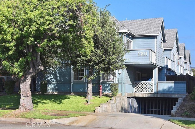Primary Photo - 1211 Huntington Dr