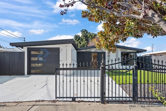 Foto del edificio - 28023 Tampa Ave