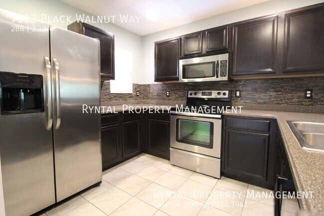 Building Photo - Gorgeous 2 Bed, 2.5 Bath Townhouse Located...
