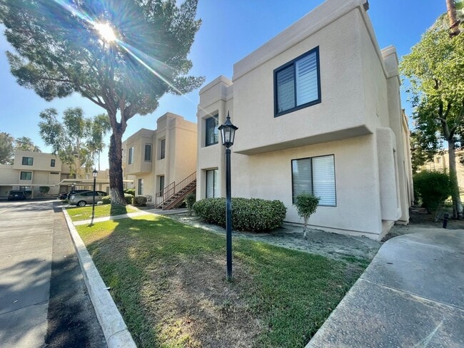 Building Photo - AVAILABLE NOW!! 2 Bedroom 2 Bathroom Upper-Level Cathedral City Condo !