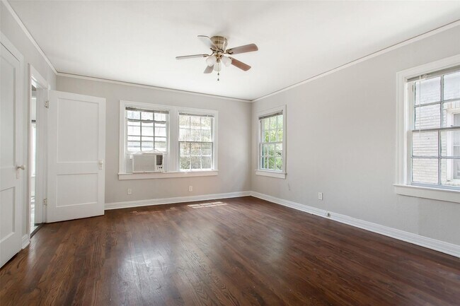 Building Photo - 2 Bedroom, 1 Bath near Lower Greenville