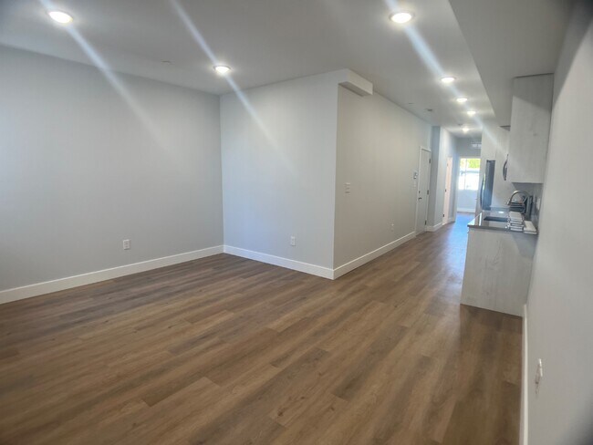 Building Photo - 3215 N 13th St