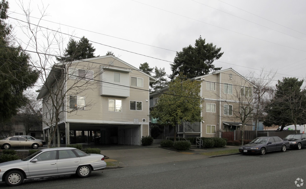 Primary Photo - 3052 NE 137th St