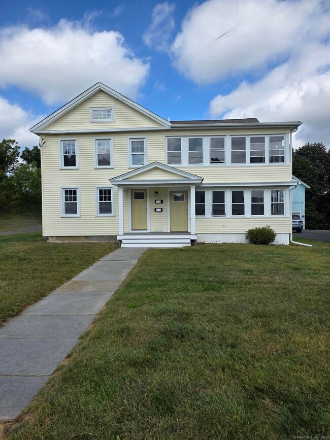 Building Photo - 146 Divinity St