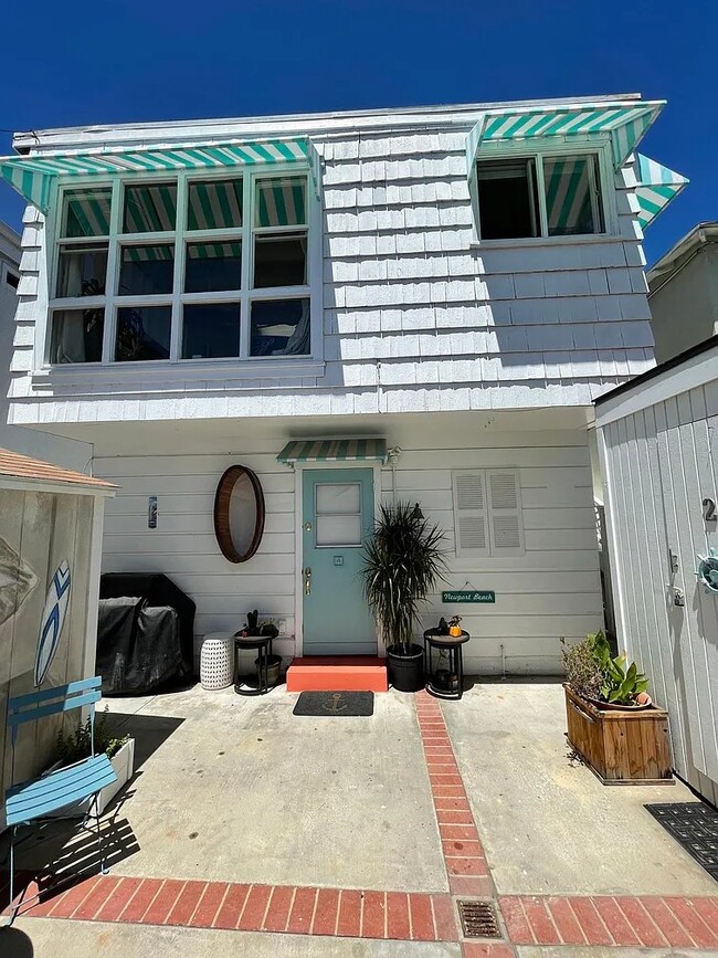 Photo - 303 34th St (Newport Beach, CA) Apartment